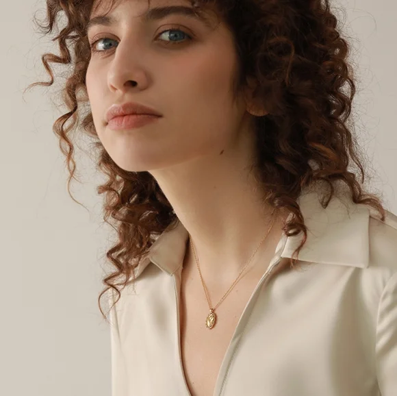 Charm Flower Pendant Necklace - Picture 7 of 8